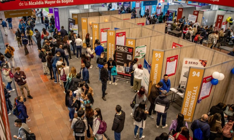 Participantes en la Megaferia de empleo.