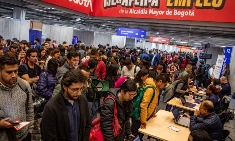 Participantes en la Megaria de Empleo en Bogotá