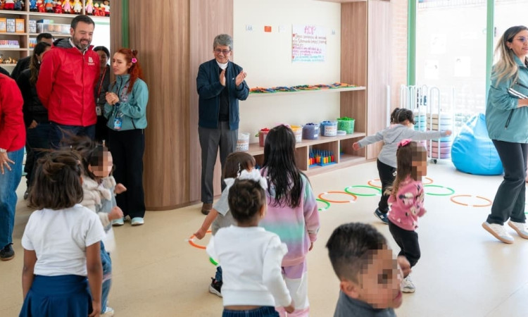 Foto de la apertura de la nueva sede para la primera infancia del colegio Bilbao en Suba.