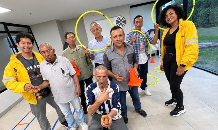 Foto de personas beneficiarias del programa 'Hospedaje Social' en Bogotá.