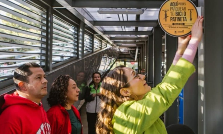 Foto de instalación de Sello de Calidad Oro en Portal Norte