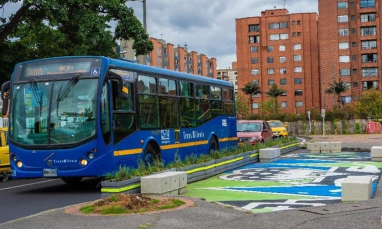 Foto de una vía de Bogotá en inmediaciones a la Clínica Colombia