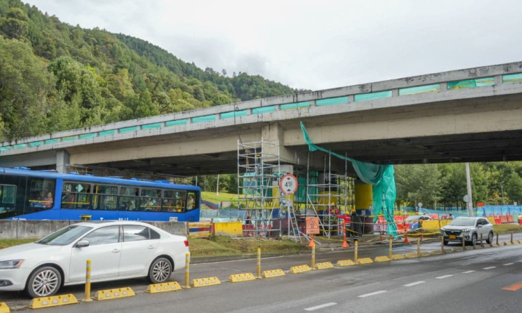 Foto de puente de la carrera Séptima con calle 100