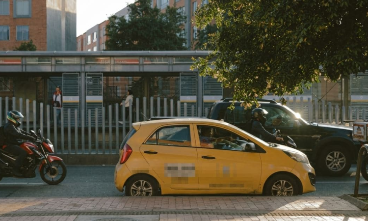 Foto de un taxi en Bogotá
