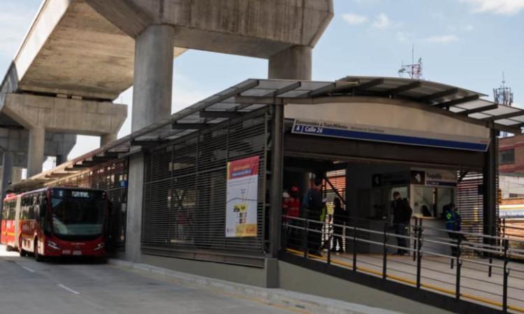 Galería estación TransMilenio Calle 26 entra en operación en Bogotá