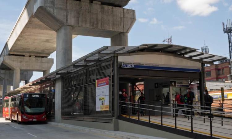 Galería estación TransMilenio Calle 26 entra en operación en Bogotá