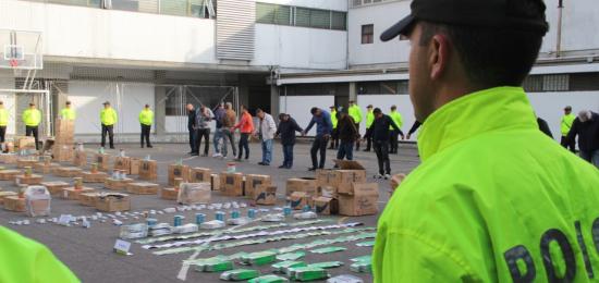 Policía de Bogotá propina golpe a falsificadores de medicamentos - FOTO: Prensa Mebog