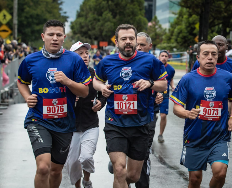 Alcalde Galán corriendo en la Bimbo Race