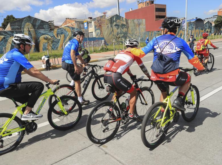 Camaradería en la BiciCar realizada el domingo 9 de diciembre en Bogotá.