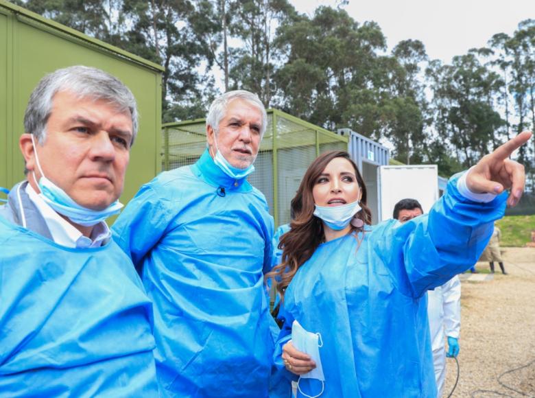 Equipo de Hábitat con el Alcalde Peñalosa en la apertura del nuevo Centro Temporal de Fauna Silvestre en Bogotá