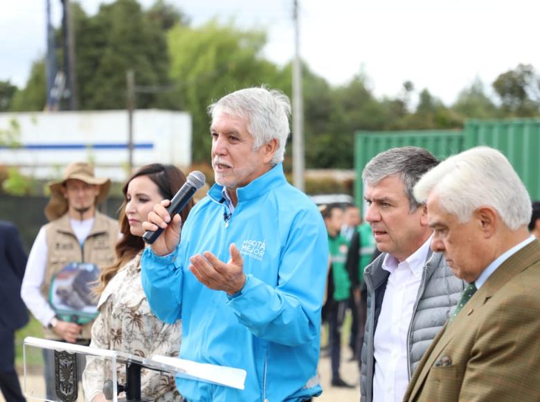 Alcalde Peñalosa en la apertura del nuevo Centro Temporal de Fauna Silvestre en Bogotá