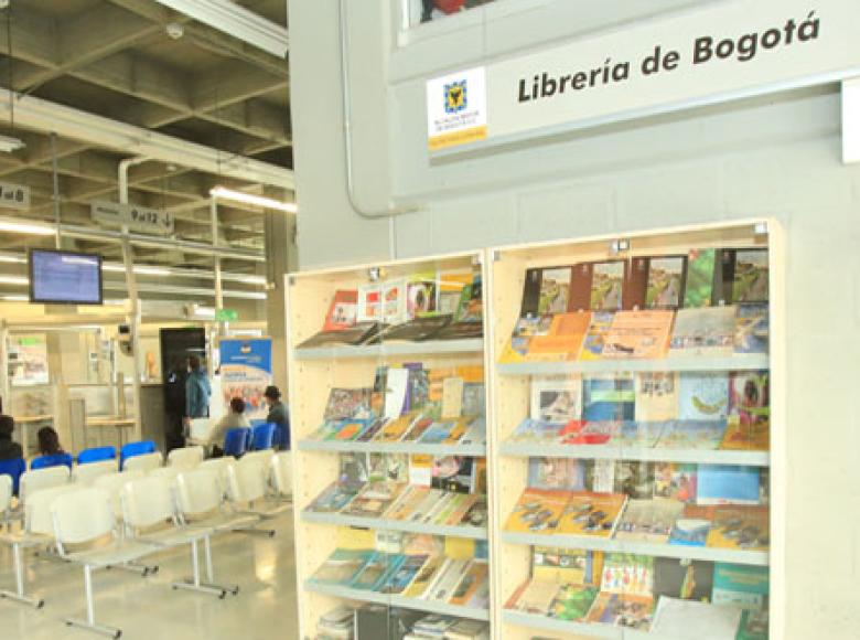 Librerías en los CADE donde podrás leer mientras esperas tu turno