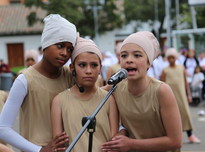 Niñas cantando