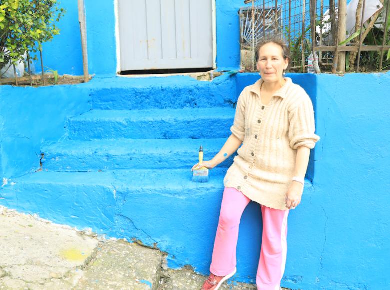 Los vecinos del sector de La Mariposa participaron activamente de la jornada que les permitió poner colores a sus fachadas - Foto: Secretaría de Hábitat.