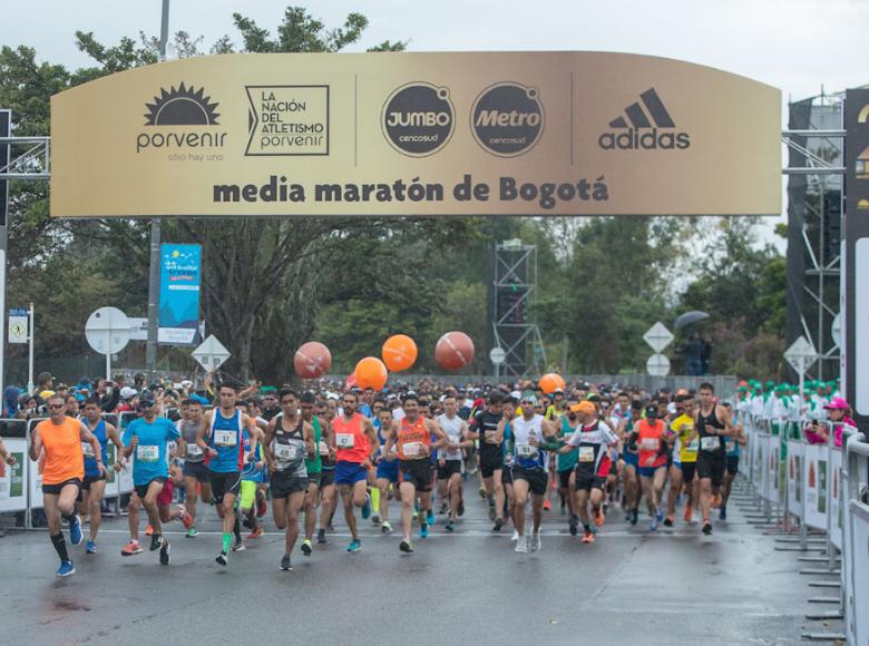 43 mil atletas participaron en la Media Maratón de Bogotá en las dos categorías 10k y 21k- foto: Alcaldía de Bogotá.