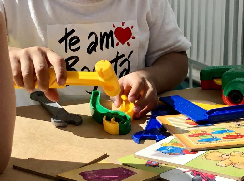 Manualidades y artes plásticas son algunas de las orientaciones que tiene jardín infantil - Foto: Alcaldía de Bogotá.