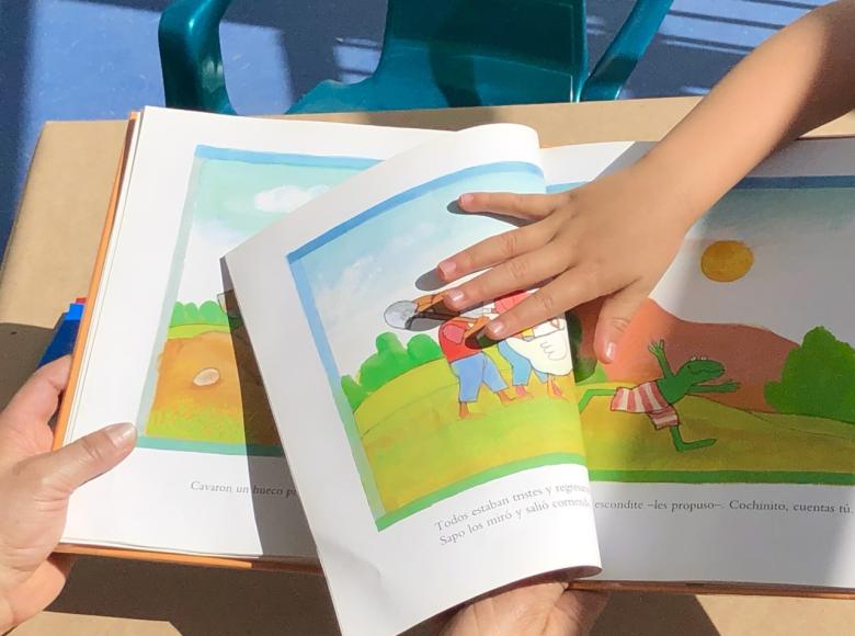 Libros y útlies guías nuevos forman parte de la dotación con que se entregó el jardín infantil - Foto: Alcaldía de Bogotá.