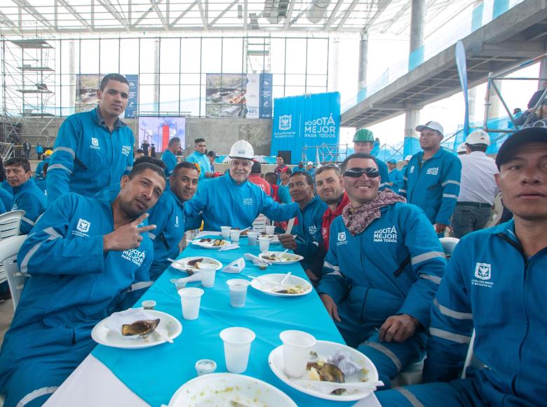 400 profesionales y técnicos trabajan en la construcción de este Centro Felicidad.