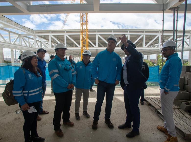 Con el cierre de la cubierta del edificio se inicia la recta final de construcción. El avance actual es del 60 por ciento.