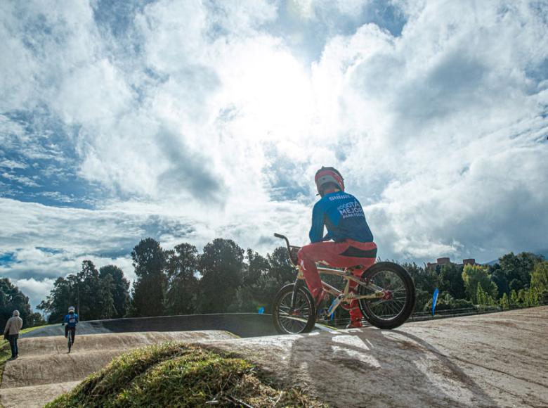 Los jóvenes que hoy en día sueñan llegar a competir en unas olimpíadas ven en esta pista un medio para lograrlo - Foto: Alcaldía de Bogotá/Andrés Sandoval.