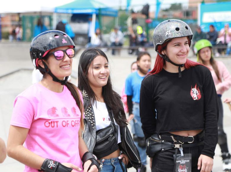 Muchas sonrisas y camaradería se vivió en el 1° Encuentro Femenino de Nuevas Tendencias Deportivas en el parque Gilma Jiménez - Foto: I.D.R.D.