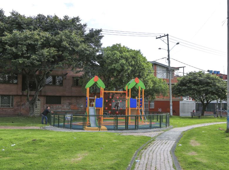 El parque cuenta con senderos peatonales para que adultos mayores puedan ejercitarse - Foto: I.D.R.D.