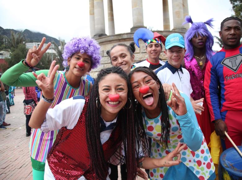 114.071 jóvenes asistieron a las 13 Casas de Juventud, espacios de encuentro, desarrollo de habilidades y aprendizaje. En estas casas pueden encontrar estudios de grabación, cine, danza, teatro, 'break dance', salones de espejos, y muchas ofertas más.