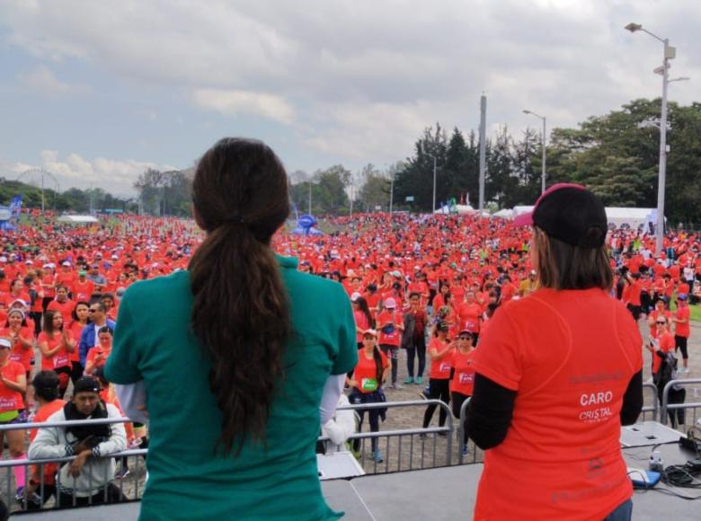 En la previa todas realizaron el calentamiento muscular con instructores del Distrito - Foto: Secretaría de la Mujer.