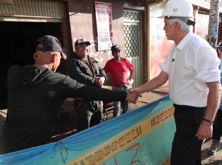 En el recorrido por las obras de la Avenida Guayacanes la comunidad le agradeció al alcalde Enrique Peñalosa por hacer realidad esta importante vía - Foto: Diego Bautista/Alcaldía de Bogotá.