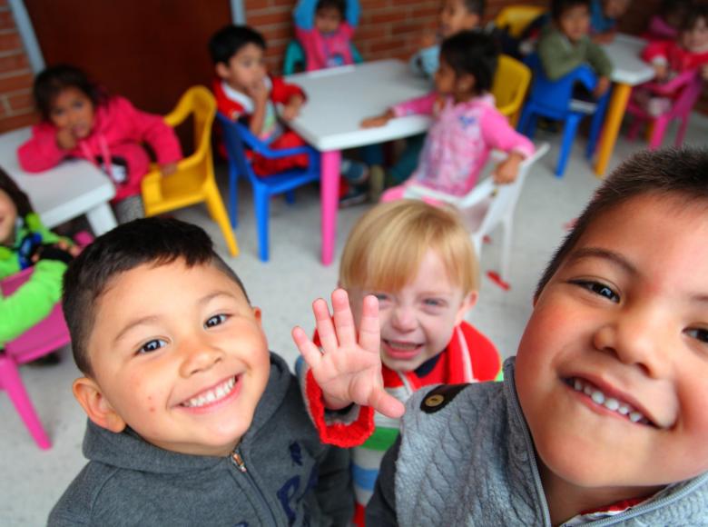 ¡Luchamos por una Bogotá sin niños y niñas trabajando en las calles! Hoy en día, hay 92 mil niños y niñas menos, en riesgo o en trabajo infantil. Ya alcanzamos la meta de reducción de trabajo infantil. ¡Pasamos de 11% a 4.9% en 2018!