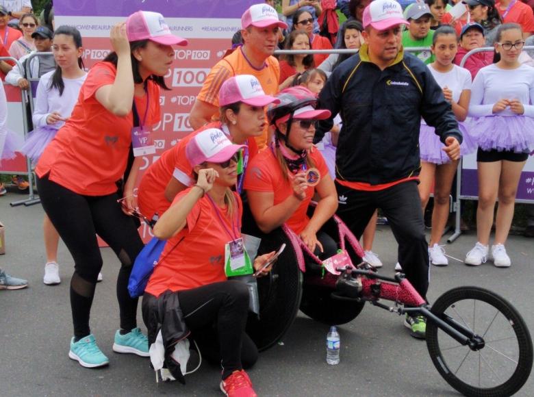 En la Carrera de la Mujer hicieron presencia mujeres con discapacidad que mostraron su compromiso con el cuidado de la salud - Foto: Secretaría de la Mujer.