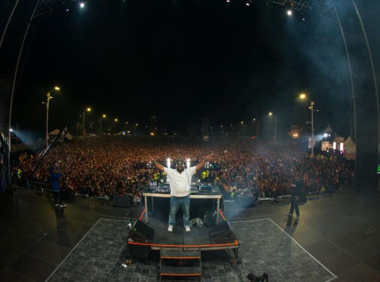 Momento cumbre de la presentación de Dj De La Soul en el Festival Hip Hop al Parque 2019 - Foto: Idartes/Juan Santacruz.