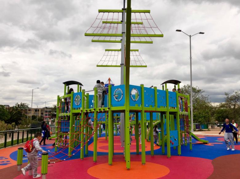 Torre en los juegos infantiles del Parque Tercer Milenio - Foto: Alcaldía de Bogotá/Andrés Sandoval.