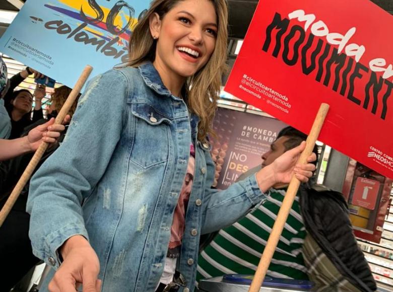 Desfile en Transmilenio "Moda colombiana en movimiento". - Foto: Transmilenio.