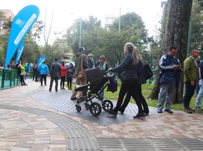 Zonas peatonales del parque El Japón. - Foto: IDRD.