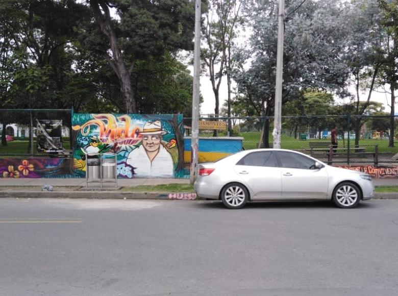 El grupo de artistas 'Efímero', pintó los murales del Parque Ciudad Montes en Puente Aranda.