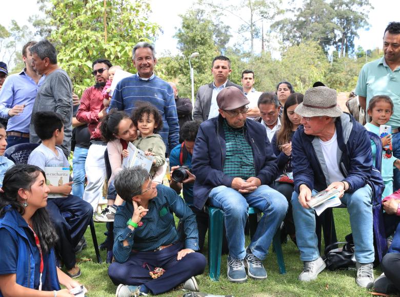 Visita de la alcaldesa a bibliotecas y biblioestaciones en Suba