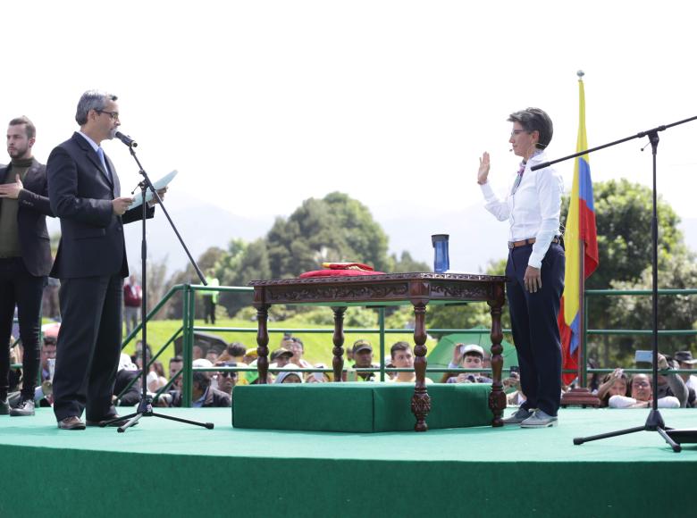 Desde muy temprano, Claudia López se preparó para hacer el juramento como la primera mujer alcaldesa de Bogotá por los próximos cuatro años. 