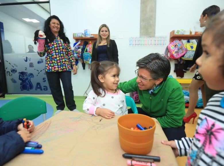 Alcaldesa reafirmó su compromiso con niños de la primera infancia.