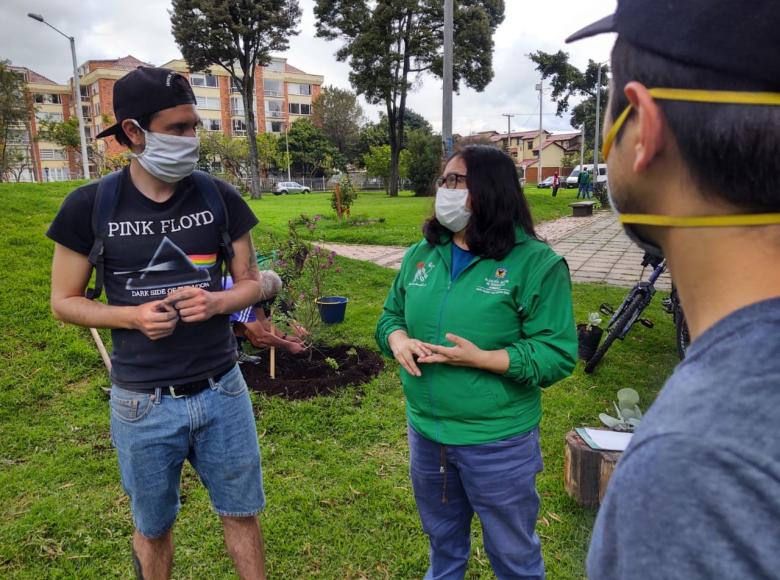 Los jóvenes también participan de manera activa aportando sus ideas para reverdecer a Bogotá.