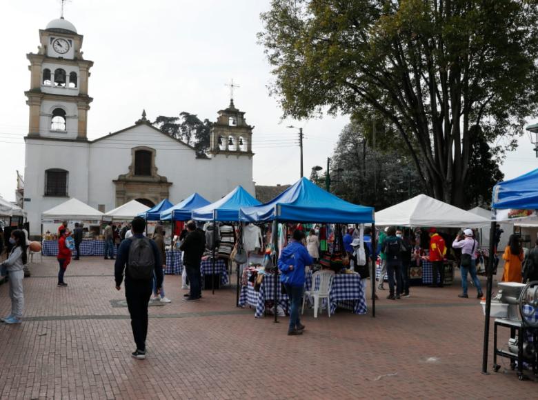 Parque Fundacional de la localidad de Fontibón- Mercados Campesinos 