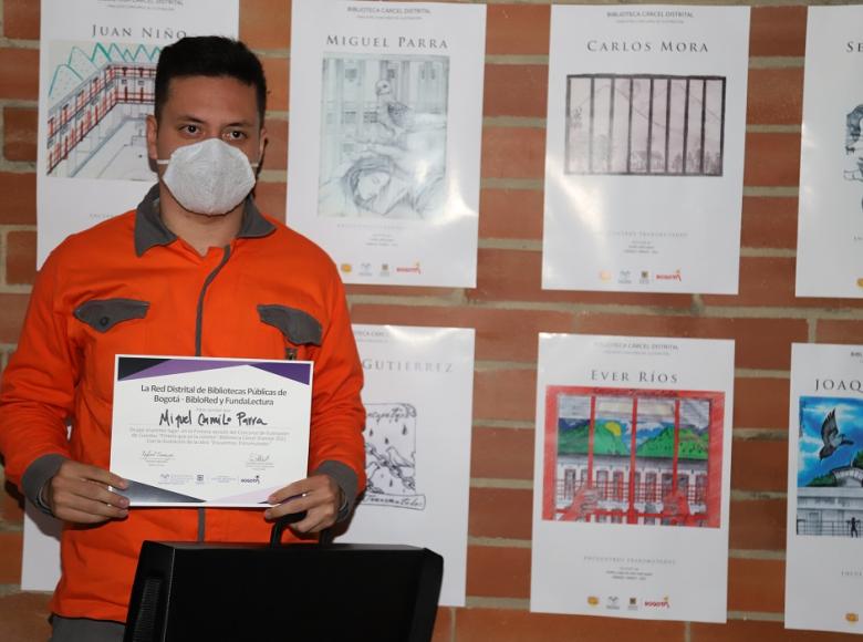 Miguel Camilo Parra, uno de los ganadores del concurso. FOTO: Bibliored