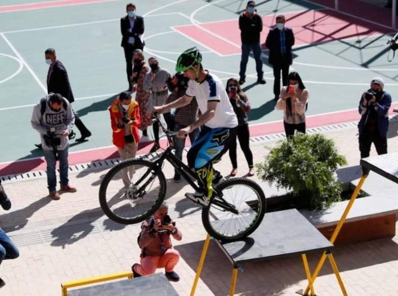 El 7 de febrero de 2021 se inaugura el Colegio de la Bici, pionero por ser la primera institución educativa donde la bicicleta es eje central del proceso académico de los estudiantes. 