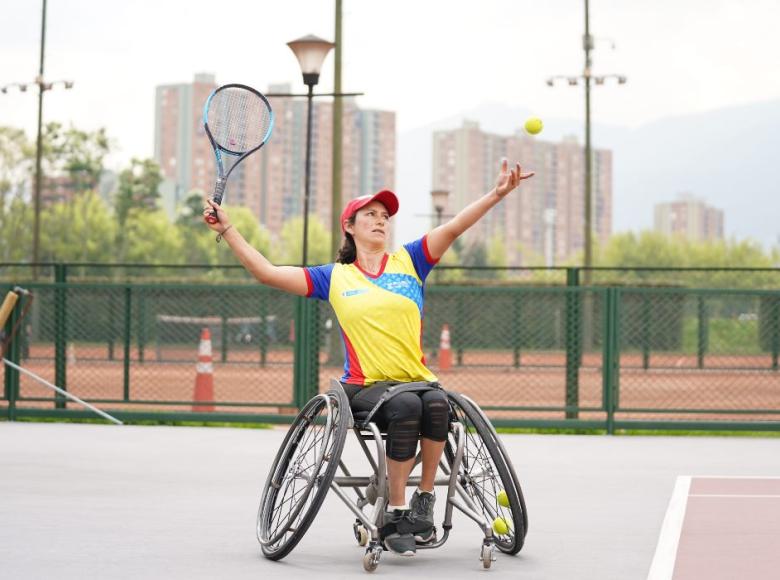 Johana Martínez jugará en Tokio sus terceros Juegos Paralímpicos, en su participación en tenis en silla de ruedas primera ronda individual femenino el 26 de agosto. Foto: IDRD