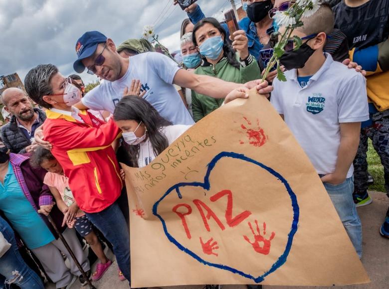 Los niños y niñas también rechazan todo acto violento y creen que la paz es el camino para construir un mundo mejor. #BogotáRechazaLaViolencia 