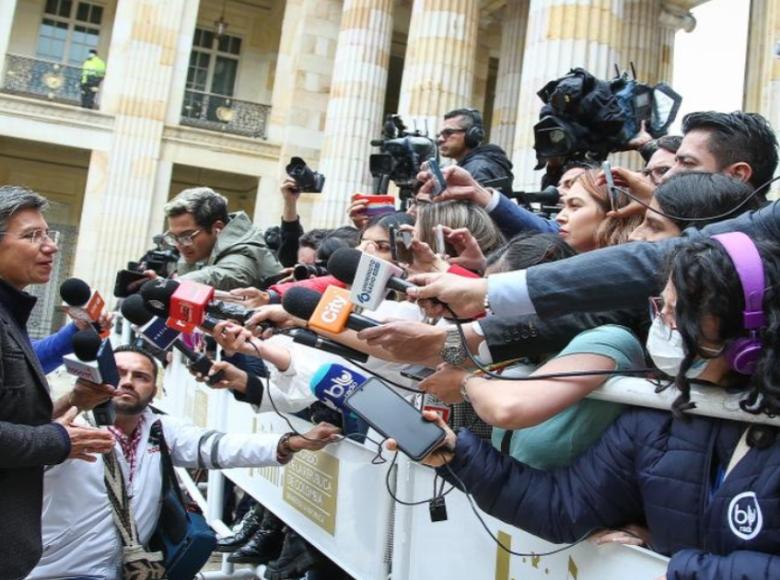 Estando en el Congreso de la República, la Alcaldesa Mayor de Bogotá entregó detalles a los medios de comunicación sobre el desarrollo de la jornada electoral en Bogotá. 