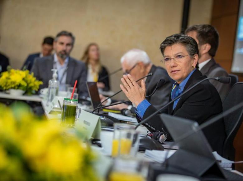 El tercer y último día del congreso abrió con la asamblea del Centro Iberoamericano de Desarrollo Estratégico Urbano (CIDEU) en la que se nombró oficialmente a la Alcaldesa Claudia López como nueva presidenta de la red iberoamericana de ciudades, como sucesora de Jorge Azcón, alcalde de Zaragoza. 