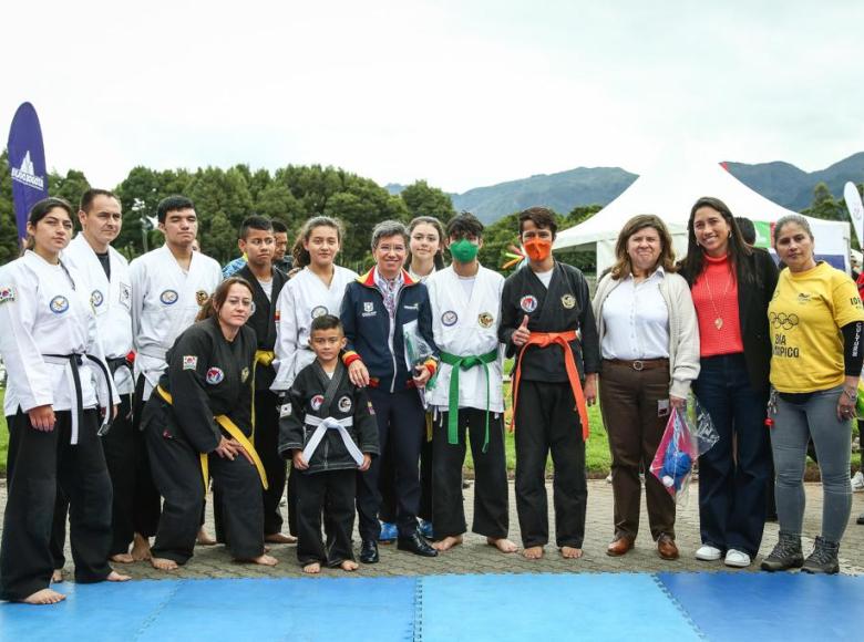 La alcaldesa, Claudia López; la directora del IDRD, Blanca Durán; junto a deportistas y artistas, anunciaron que, luego de dos años, regresa a Bogotá el Festival de Verano.