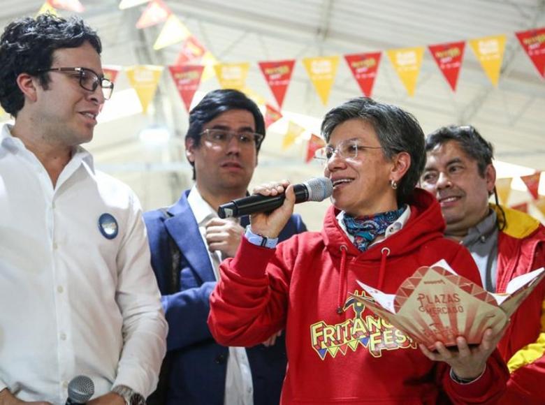 La alcaldesa, Claudia López, el sec. de Desarrollo Económico, Alfredo Bateman; y el director del IPES, Alejandro Rivera; lanzaron oficialmente la tercera edición de este festival que se realizará en 33 plazas de Bogotá.