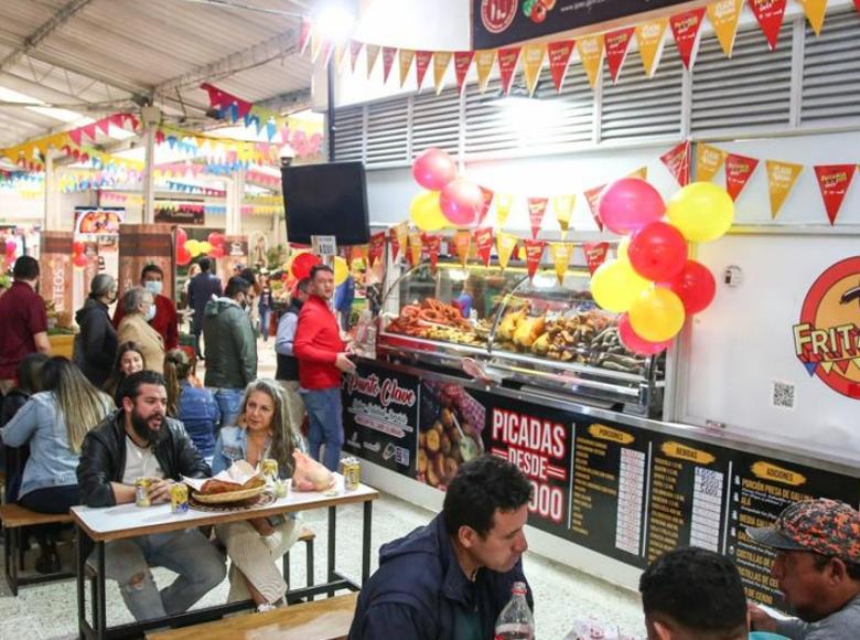 Los capitalinos podrán deleitar su paladar con este plato típico de Colombia por tan solo $15.000. Durante los cinco días del festival, se espera la venta de más de 100 mil cajas de fritanga.